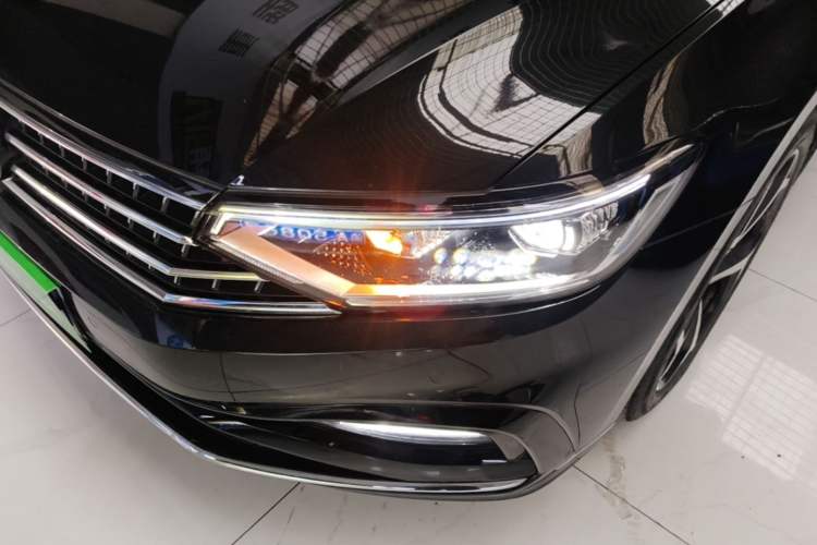 Used Volkswagen Magotan 2023 2 Million Units Commemorative Edition 330TSI DSG Luxury Version Left Front Headlight