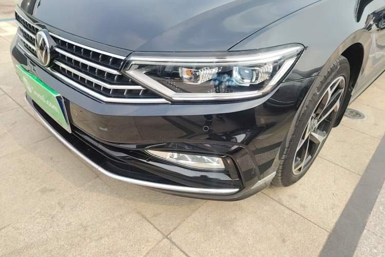 Used Volkswagen Magotan 2023 2 Million Units Limited Edition 330TSI DSG Leading Version Left Front Headlight