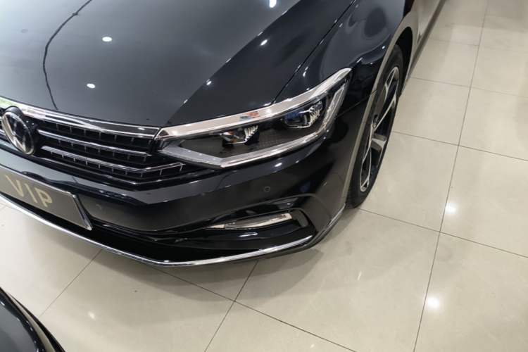Used Volkswagen Magotan 2023 2 Million Units Commemorative Edition 330TSI DSG Luxury Version Left Front Headlight