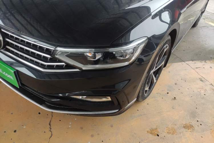 Used Volkswagen Magotan 2023 2 Million Units Commemorative Edition 330TSI DSG Luxury Version Left Front Headlight