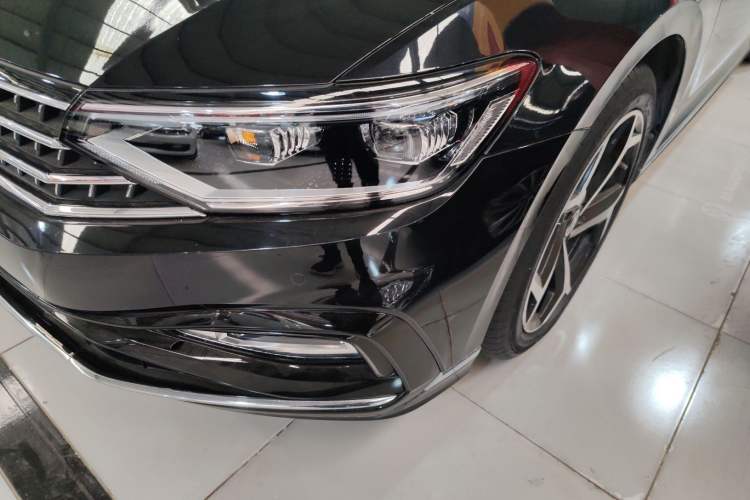 Used Volkswagen Magotan 2023 2 Million Units Commemorative Edition 330TSI DSG Luxury Version Left Front Headlight