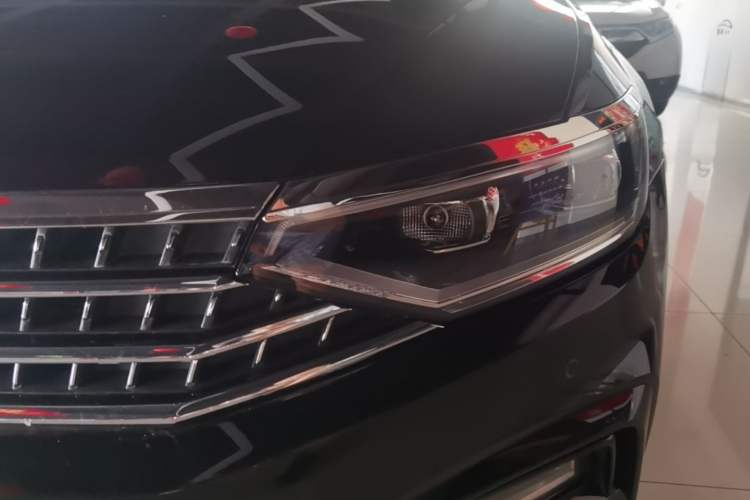 Used Volkswagen Magotan 2023 2 Million Units Limited Edition 330TSI DSG Leading Version Left Front Headlight