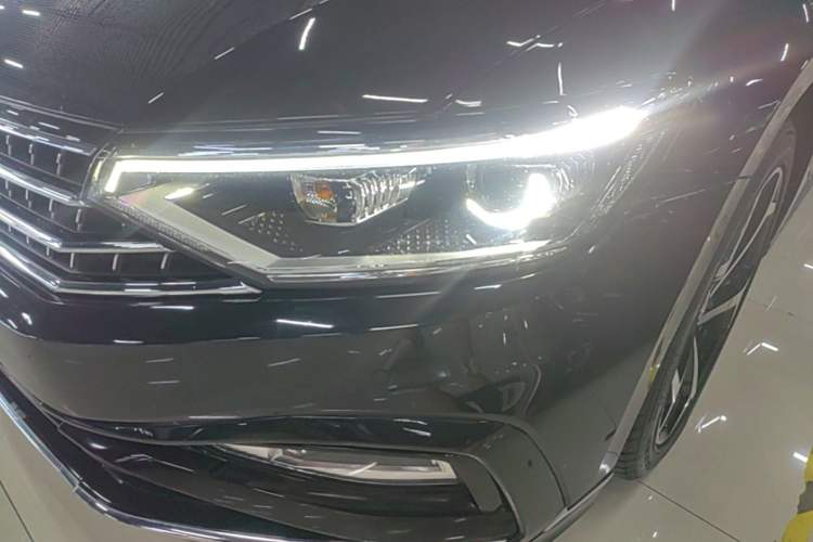 Used Volkswagen Magotan 2023 2 Million Units Limited Edition 330TSI DSG Leading Version Left Front Headlight