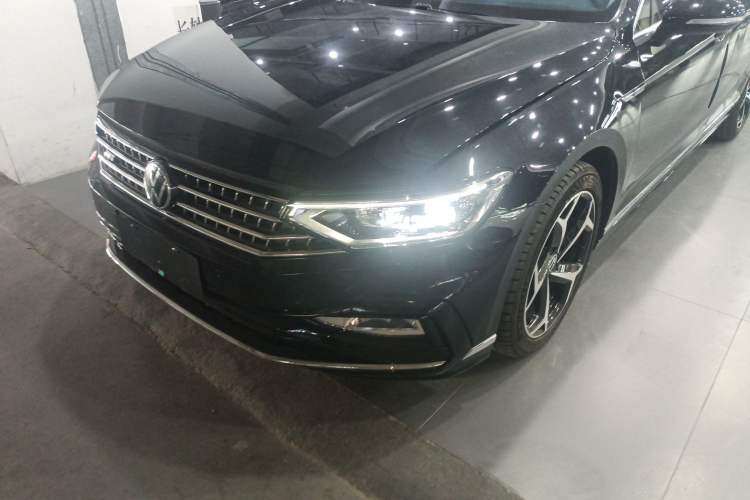 Used Volkswagen Magotan 2023 2 Million Units Limited Edition 330TSI DSG Leading Version Left Front Headlight