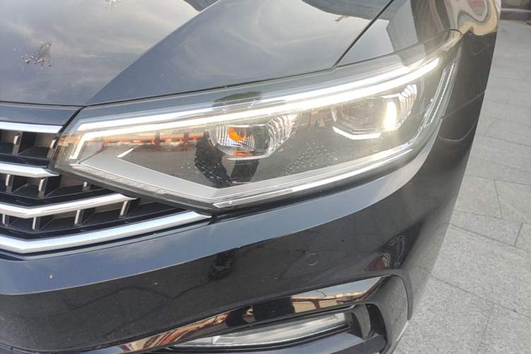 Used Volkswagen Magotan 2023 2 Million Units Limited-Edition 280TSI DSG Comfort Version Left Front Headlight