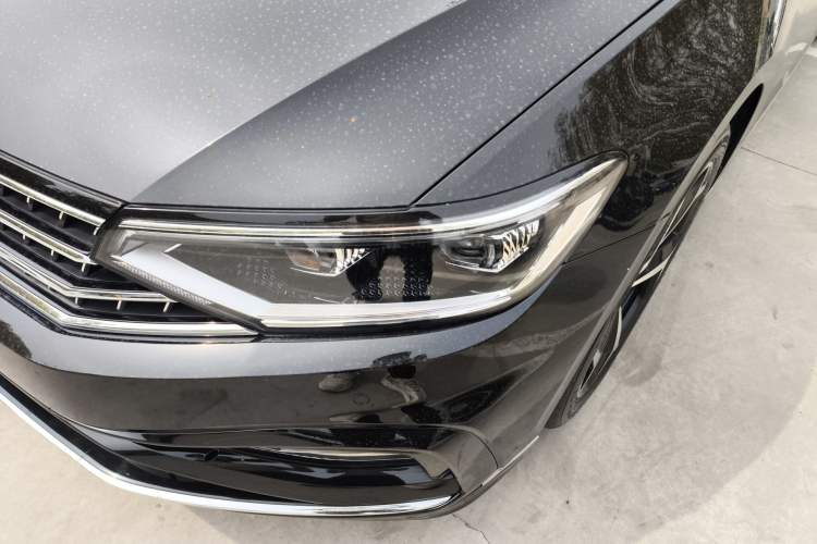 Used Volkswagen Magotan 2023 2 Million Units Commemorative Edition 330TSI DSG Luxury Version Left Front Headlight