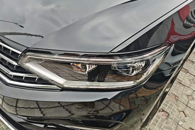 Used Volkswagen Magotan 2023 2 Million Units Commemorative Edition 330TSI DSG Luxury Version Left Front Headlight