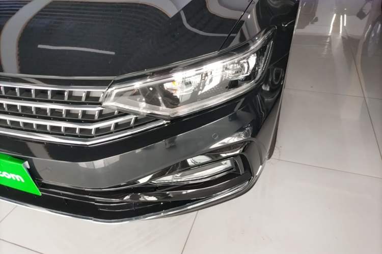 Used Volkswagen Magotan 2023 2 Million Units Commemorative Edition 330TSI DSG Luxury Version Left Front Headlight