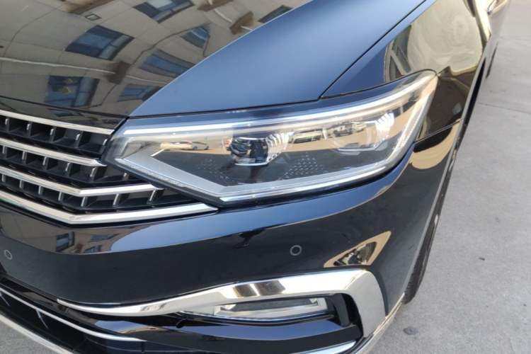 Used Volkswagen Magotan 2023 2 Million Units Commemorative Edition 330TSI DSG Luxury Version Left Front Headlight