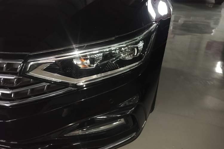 Used Volkswagen Magotan 2023 2 Million Units Limited Edition 280TSI DSG Leading Version Left Front Headlight