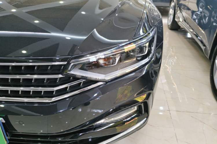 Used Volkswagen Magotan 2023 2 Million Units Limited-Edition 280TSI DSG Comfort Version Left Front Headlight