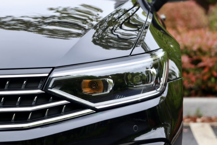 Used Volkswagen Magotan 2023 2 Million Units Commemorative Edition 330TSI DSG Luxury Version Left Front Headlight