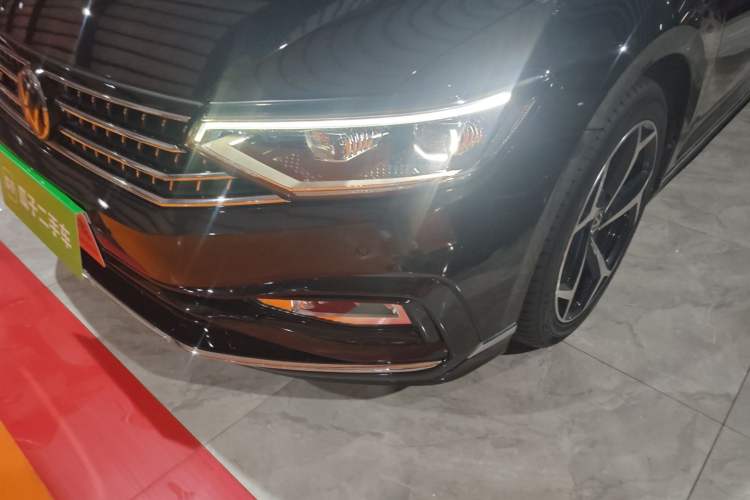 Used Volkswagen Magotan 2023 2 Million Units Limited Edition 330TSI DSG Leading Version Left Front Headlight