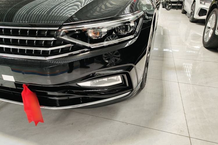 Used Volkswagen Magotan 2023 2 Million Units Commemorative Edition 330TSI DSG Luxury Version Left Front Headlight