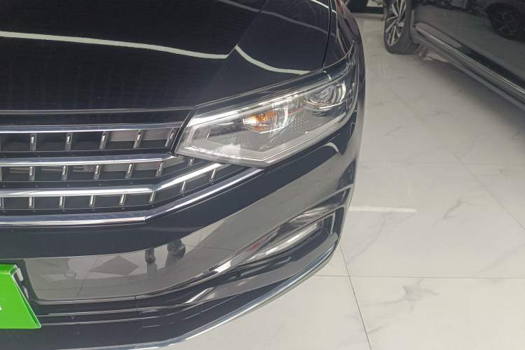 Used Volkswagen Magotan 2023 2 Million Units Limited Edition 330TSI DSG Leading Version Left Front Headlight