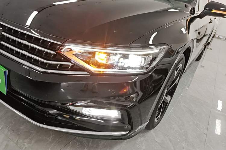 Used Volkswagen Magotan 2023 2 Million Units Limited Edition 330TSI DSG Leading Version Left Front Headlight