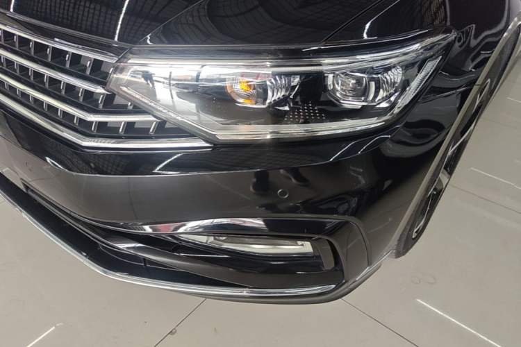 Used Volkswagen Magotan 2023 2 Million Units Commemorative Edition 330TSI DSG Luxury Version Left Front Headlight