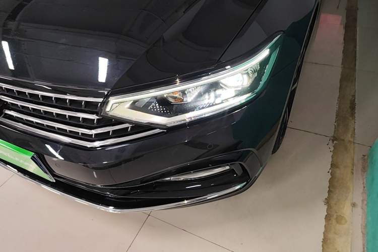 Used Volkswagen Magotan 2023 2 Million Units Commemorative Edition 330TSI DSG Luxury Version Left Front Headlight