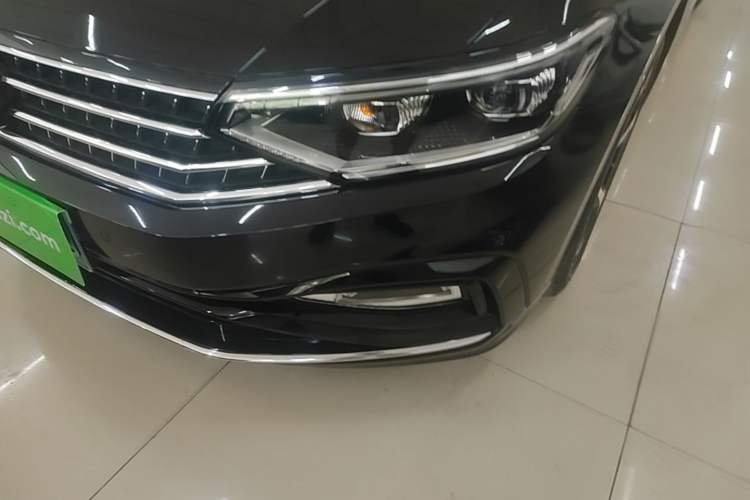 Used Volkswagen Magotan 2023 2 Million Units Commemorative Edition 330TSI DSG Luxury Version Left Front Headlight