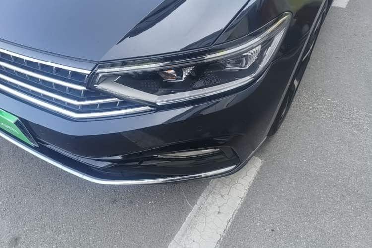 Used Volkswagen Magotan 2023 2 Million Units Commemorative Edition 330TSI DSG Luxury Version Left Front Headlight