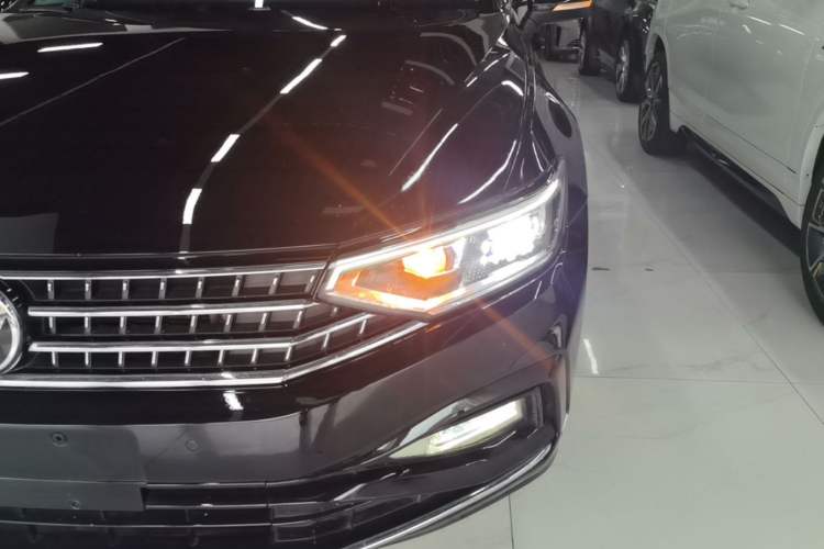 Used Volkswagen Magotan 2023 2 Million Units Limited Edition 330TSI DSG Leading Version Left Front Headlight
