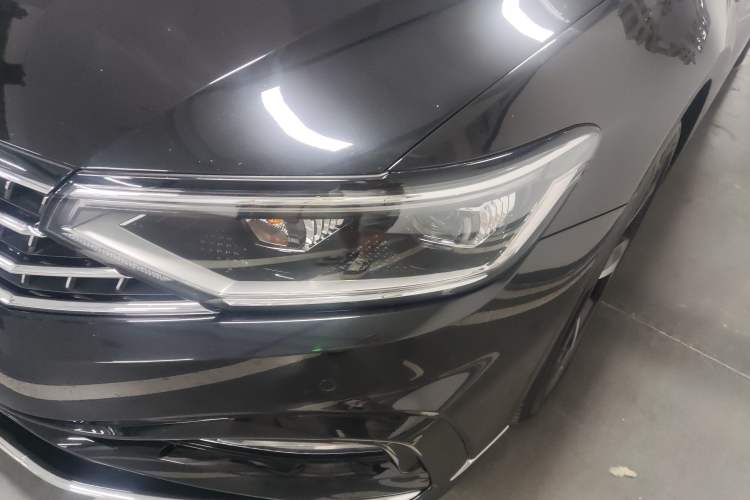 Used Volkswagen Magotan 2023 2 Million Units Commemorative Edition 330TSI DSG Luxury Version Left Front Headlight