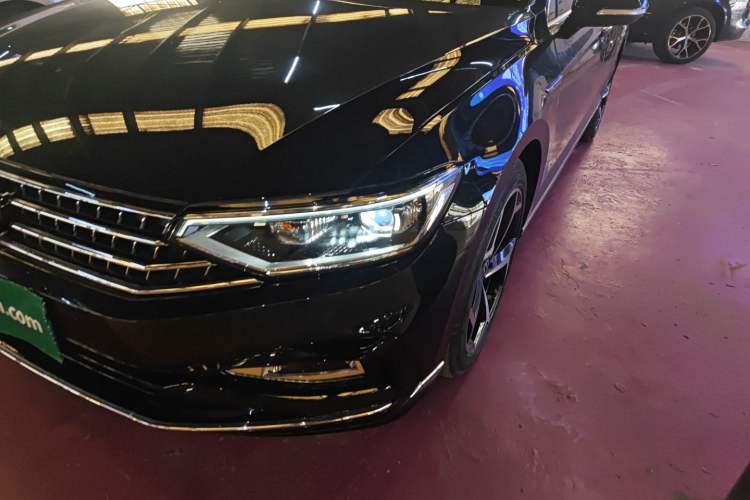 Used Volkswagen Magotan 2023 2 Million Units Commemorative Edition 330TSI DSG Luxury Version Left Front Headlight
