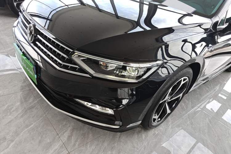Used Volkswagen Magotan 2023 2 Million Units Commemorative Edition 330TSI DSG Luxury Version Left Front Headlight