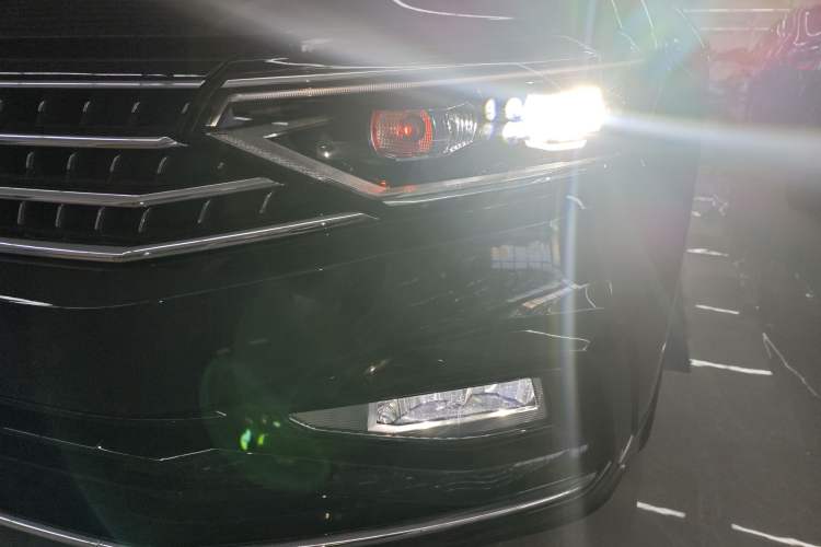 Used Volkswagen Magotan 2023 2 Million Units Limited Edition 330TSI DSG Leading Version Left Front Headlight