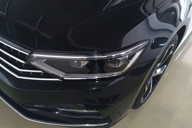 Used Volkswagen Magotan 2023 2 Million Units Commemorative Edition 330TSI DSG Luxury Version Left Front Headlight