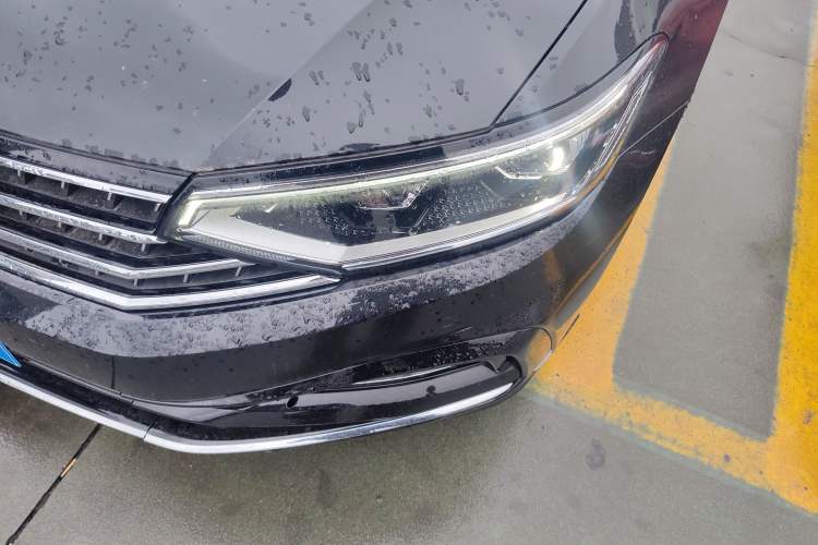 Used Volkswagen Magotan 2023 2 Million Units Commemorative Edition 330TSI DSG Luxury Version Left Front Headlight