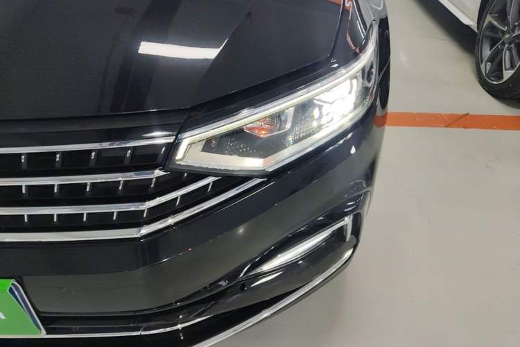 Used Volkswagen Magotan 2023 2 Million Units Commemorative Edition 330TSI DSG Luxury Version Left Front Headlight