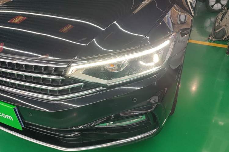 Used Volkswagen Magotan 2023 2 Million Units Limited Edition 280TSI DSG Leading Version Left Front Headlight