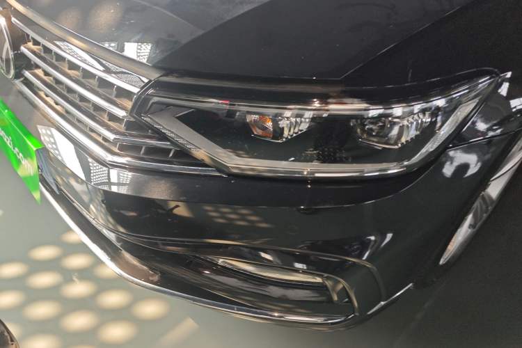 Used Volkswagen Magotan 2023 2 Million Units Limited-Edition 280TSI DSG Comfort Version Left Front Headlight