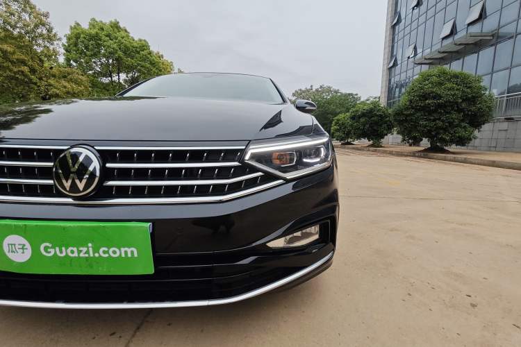 Used Volkswagen Magotan 2023 2 Million Units Commemorative Edition 330TSI DSG Luxury Version Left Front Headlight
