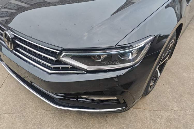 Used Volkswagen Magotan 2023 2 Million Units Commemorative Edition 330TSI DSG Luxury Version Left Front Headlight
