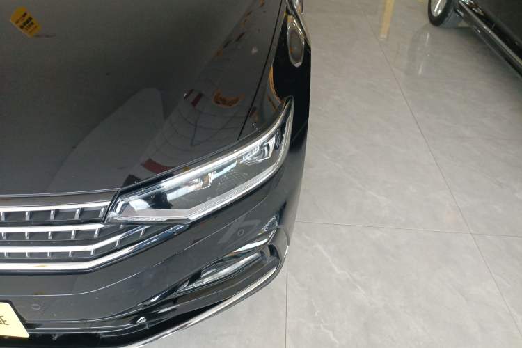 Used Volkswagen Magotan 2023 2 Million Units Commemorative Edition 330TSI DSG Luxury Version Left Front Headlight