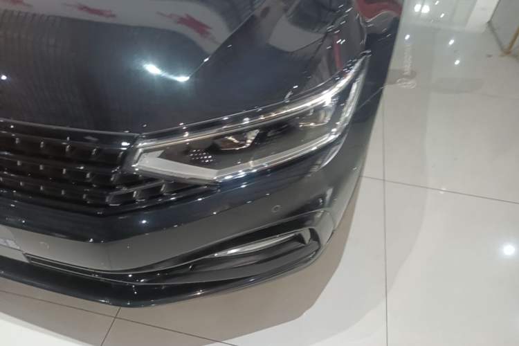 Used Volkswagen Magotan 2023 2 Million Units Commemorative Edition 330TSI DSG Luxury Version Left Front Headlight