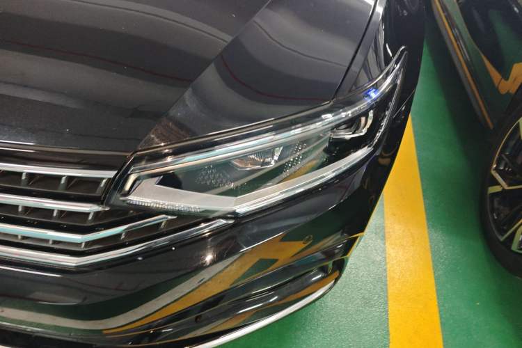 Used Volkswagen Magotan 2023 2 Million Units Limited Edition 330TSI DSG Leading Version Left Front Headlight