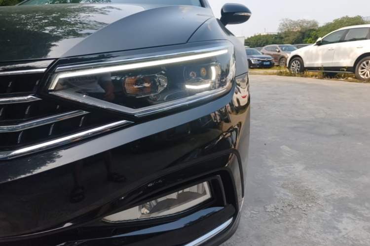 Used Volkswagen Magotan 2023 2 Million Units Commemorative Edition 330TSI DSG Luxury Version Left Front Headlight