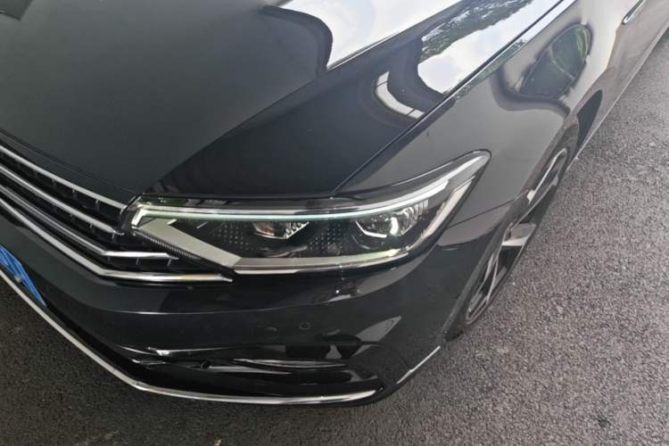 Used Volkswagen Magotan 2023 2 Million Units Commemorative Edition 330TSI DSG Luxury Version Left Front Headlight