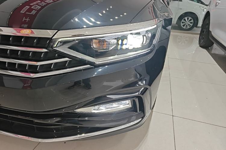 Used Volkswagen Magotan 2023 2 Million Units Limited Edition 330TSI DSG Leading Version Left Front Headlight