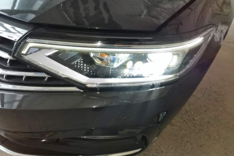Used Volkswagen Magotan 2023 2 Million Units Limited Edition 330TSI DSG Leading Version Left Front Headlight