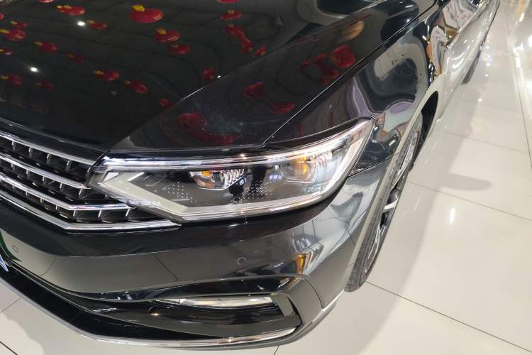 Used Volkswagen Magotan 2023 2 Million Units Limited Edition 330TSI DSG Leading Version Left Front Headlight