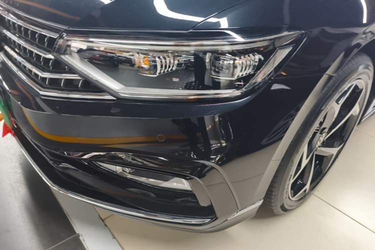 Used Volkswagen Magotan 2023 2 Million Units Commemorative Edition 330TSI DSG Luxury Version Left Front Headlight