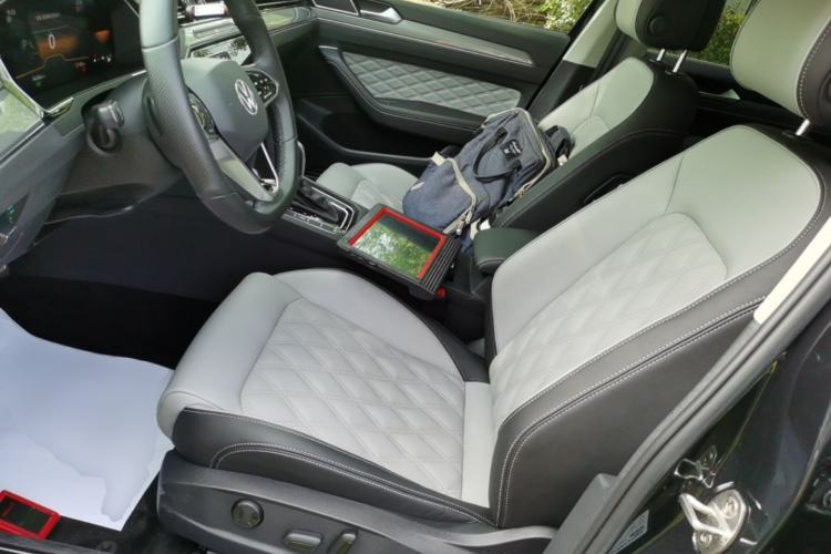 Used Volkswagen Magotan 2023 2 Million Units Limited Edition 330TSI DSG Leading Version Left Front Seat