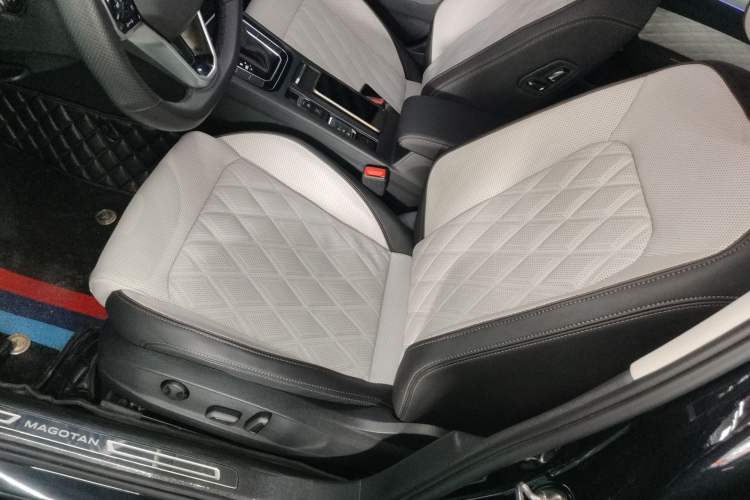 Used Volkswagen Magotan 2023 2 Million Units Commemorative Edition 330TSI DSG Luxury Version Left Front Seat