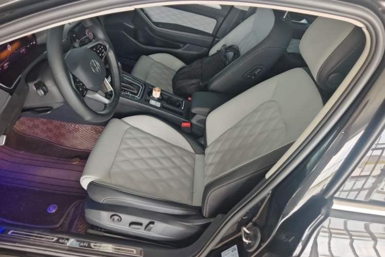 Used Volkswagen Magotan 2023 2 Million Units Limited Edition 330TSI DSG Leading Version Left Front Seat