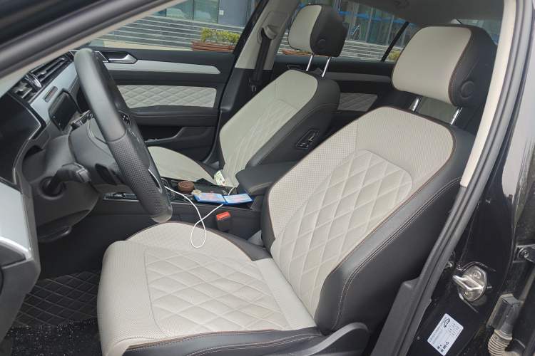 Used Volkswagen Magotan 2023 2 Million Units Commemorative Edition 330TSI DSG Luxury Version Left Front Seat