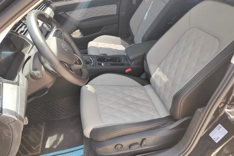 Used Volkswagen Magotan 2023 2 Million Units Limited Edition 330TSI DSG Leading Version Left Front Seat